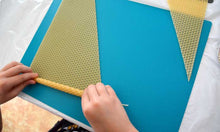 Load image into Gallery viewer, Beeswax Candle Making Class